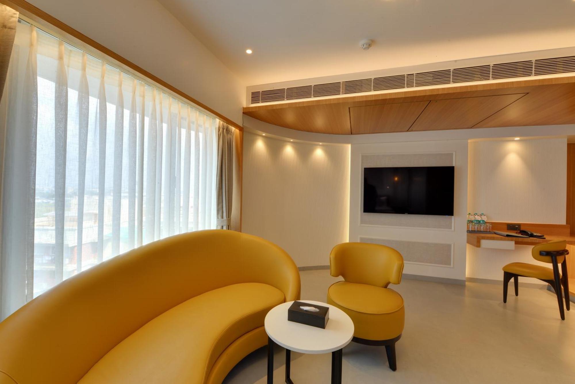 Galaxy Beacon Hotel, Santacruz ,Mumbai — Photos 3